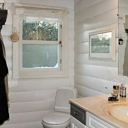 Three-bedroom Holiday In Nexo 29 Snogebæk